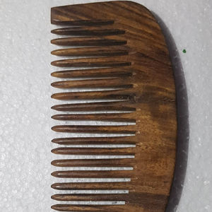 Peigne à cheveux en bois antistatique, petit peigne à barbe et moustache en bois de pêche naturel, artisanat en bois d'Inde - Product Image 1