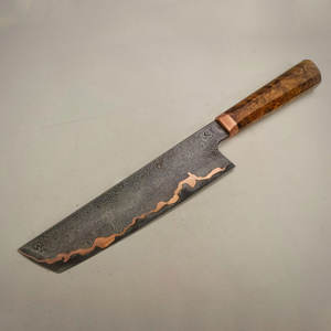 Cuchillo de tomate artesanal de cobre damasco con hoja finamente dentada y mango de madera para un corte limpio y la preparación de alimentos - Product Image 1