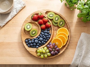 Plateau rond en bois unique, idéal pour la présentation de salades, de fruits secs et pour la présentation de plats de style café. - Product Image 3