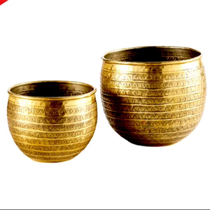 Elegante maceta de metal martillado a mano con aspecto real para decoración de restaurantes y jardines, florero de metal. - Product Image 1