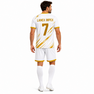 Ensemble d'uniformes de football personnalisés haut de gamme pour hommes : maillot, short, chaussettes, vêtements de sport d'équipe, respirant, séchage rapide, polyester, numérique - Product Image 4