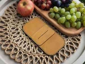 Portacontas de Cuero Genuino de Lujo Hecho a Mano con Logotipo Grabado Personalizado, Resistente al Agua, Tamaño Personalizado - Carpeta para Cheques de Restaurante LBH-0240 - Product Image 3