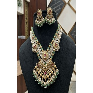 ชุดสร้อยคอและต่างหูทองชุบคุณภาพพรีเมียมสุดหรูสำหรับผู้หญิงและเด็กผู้หญิง เหมาะสำหรับงานแต่งงานและงานปาร์ตี้ สวมใส่ได้ในโอกาสพิเศษ - Product Image 1