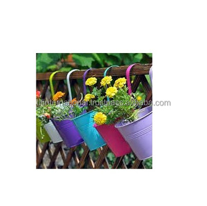High Quality Flower <b>Pot</b> <b>Decoration</b> Pure Hand Made Metal Planter <b>Pot</b> with Customized Design and Best Hand Made Product - Product Image 4