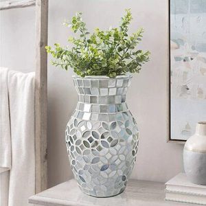 แจกันโลหะสีเงินที่มีเสน่ห์สำหรับตกแต่งด้วยพื้นผิวที่สวยงาม - Product Image 1