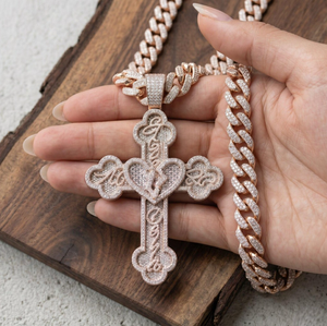 Collier pendentif croix en moissanite créée en laboratoire plaqué or rose style hip-hop avec chaîne cubaine pour homme - Product Image 5