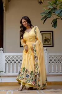 Robe Anarkali brodée en Georgette avec bordure de perles, Dupatta en toile à grande évasement, ensemble Salwar pour femme, prêt-à-porter - Product Image 4