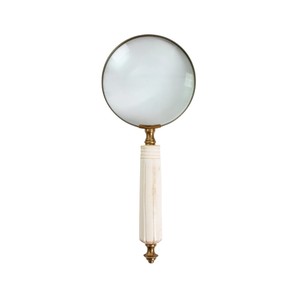 Loupe de poche de style vintage antique avec manche en os et cadre en laiton pour la lecture, les loisirs et la décoration de bureau en promotion - Product Image 1