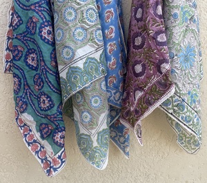 Bandanas indiens imprimés à la main en coton, foulards bohèmes, foulards floraux pour cheveux, accessoires légers d'été, bandeaux pour cheveux, foulards pour le cou - Product Image 3
