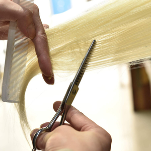 Ciseaux de barbier droitiers professionnels en acier inoxydable à pointe arrondie, légers, 32 dents, manche moyen - Product Image 6