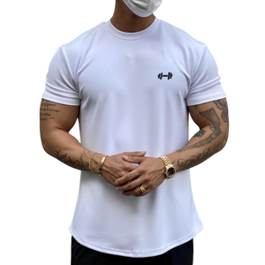 เสื้อยืดแขนสั้นสีดำสำหรับผู้ชาย ทรงเข้ารูป แห้งเร็ว สปอร์ต คอกลม ผ้าเจอร์ซีย์ถัก พิมพ์ลายโลโก้ด้านหน้า - Product Image 2