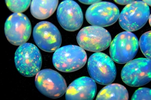 Ópalo etíope natural, cabujón de forma ovalada, multicolor, para suministro de joyería. - Product Image 5