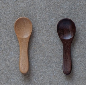 Cuillère en bois faite à la main, cuillère à soupe en bois naturel, ustensile de cuisine rustique, cuillère de cuisine écologique, accessoire de table - Product Image 5