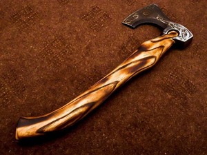 Hacha Vikinga Hecha a Mano, Cabeza de Acero Forjado, Mango de Madera, Hacha de Supervivencia, Estilo Nórdico, Hoja Decorada - Product Image 3