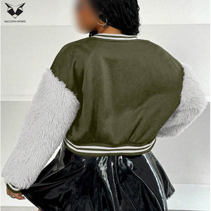 Veste universitaire verte et grise pour femme avec motif graphique lettré, bordure rayée, logo personnalisé et design sur mesure, style baseball universitaire - Product Image 5