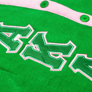 Cardigan en maille sergé vert brodé à double couture pour femme, avec lettres, boutonnage frontal, style décontracté et tendance - Product Image 6