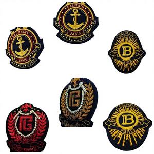Badges et écussons personnalisés brodés à la main en fil de bullion antique - Product Image 3