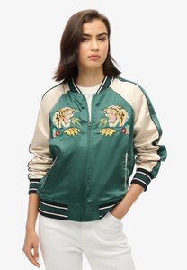 Blouson à capuche brodé SUKAJAN Vert pin unisexe, design patchwork, fin, hiver, style hip-hop, souvenir, pour service OEM - Product Image 5