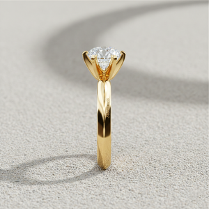 Anillo de Compromiso Solitario Redondo de Seis Puntas con Borde de Cuchilla de Lujo Stonewels en Oro Sólido con Certificado - Product Image 5
