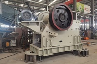 C 1250*950 Jaw Crusher Dari Pabrik Berkinerja Tinggi dengan Komponen Inti Motor Mesin Penjualan Langsung dari Produsen