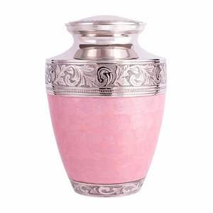 Vase en aluminium classique pour la décoration intérieure, centre de table de mariage, et aménagement d'événements - Product Image 1