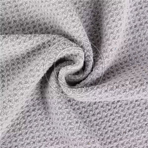 Serviette de golf fonctionnelle et sportive avec boucle de suspension intégrée pour fixation sur sac de caddie - Product Image 6