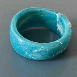 Bracelet en résine coloré, multicolores, en bois et résine, fabriqué en Inde, hautement poli, artisanal, par AFZA ENTERPRISES - Product Image 2