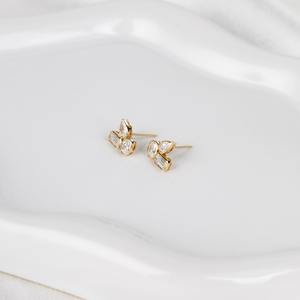 Pendientes de Oro Amarillo de 14K con Diamantes Cultivados en Laboratorio de 1.50ct, Corte Multiforma Pera, Ovalado y Esmeralda, Joyería Elegante de Tres Piedras - Product Image 5