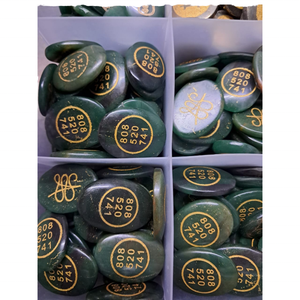 Aventurine verte Zibu méditation amulette Chakra équilibrage guérison pierre précieuse amour poli avec technique de gravure - Product Image 4