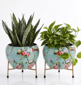 Macetas Metálicas con Soporte, Modernas y Decorativas para Plantas de Interior, Elegantes Porta Macetas Metálicos para Sala de Estar y Dormitorio - Product Image 1
