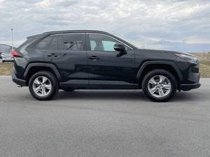 RAV 4 XLE SUV compact d'occasion 2022 - Product Image 1