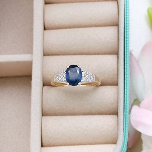 Bague en or jaune 14 carats avec saphir bleu et diamants, vente en gros |   Bague de fiançailles ovale en saphir pour femme, bijoux fins - Product Image 3