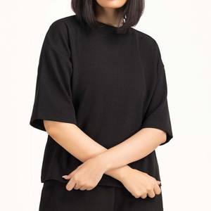 T-shirt noir surdimensionné pour femme de qualité supérieure, style simple, coupe ample unisexe, en coton, personnalisable OEM, streetwear - Product Image 1