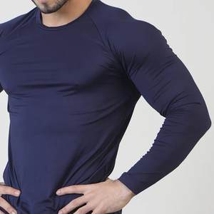 T-shirt de compression écologique 100 % coton pour homme, coupe ample, doux, léger, avec les meilleures caractéristiques. - Product Image 2