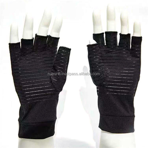 Gants de golf à adhérence avancée avec maille respirante et paume souple, conçus pour le confort, la stabilité et un soutien fiable pour le jeu en extérieur - Product Image 6