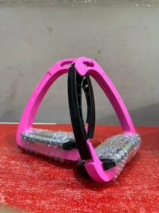 Étriers de sécurité pour chevaux de qualité supérieure, à dégagement rapide, en aluminium léger, pour l'équitation anglaise et occidentale, avec logo personnalisé, fabrication OEM ODM - Product Image 4