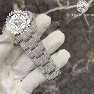 Reloj de lujo para mujer Charm Jewells, de acero inoxidable, caja redonda de 38 mm, bisel con diamantes, cierre plegable de cuarzo analógico - Product Image 4