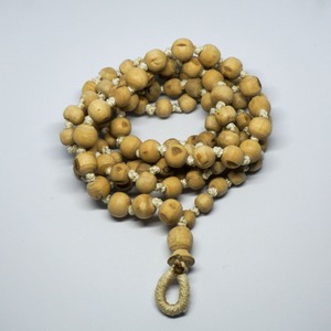 Japamala Tradicional de Madera de Tulsi Beige, 108 + 1 Cuentas, para Oración Hindú, Meditación, Canto Espiritual - Product Image 4