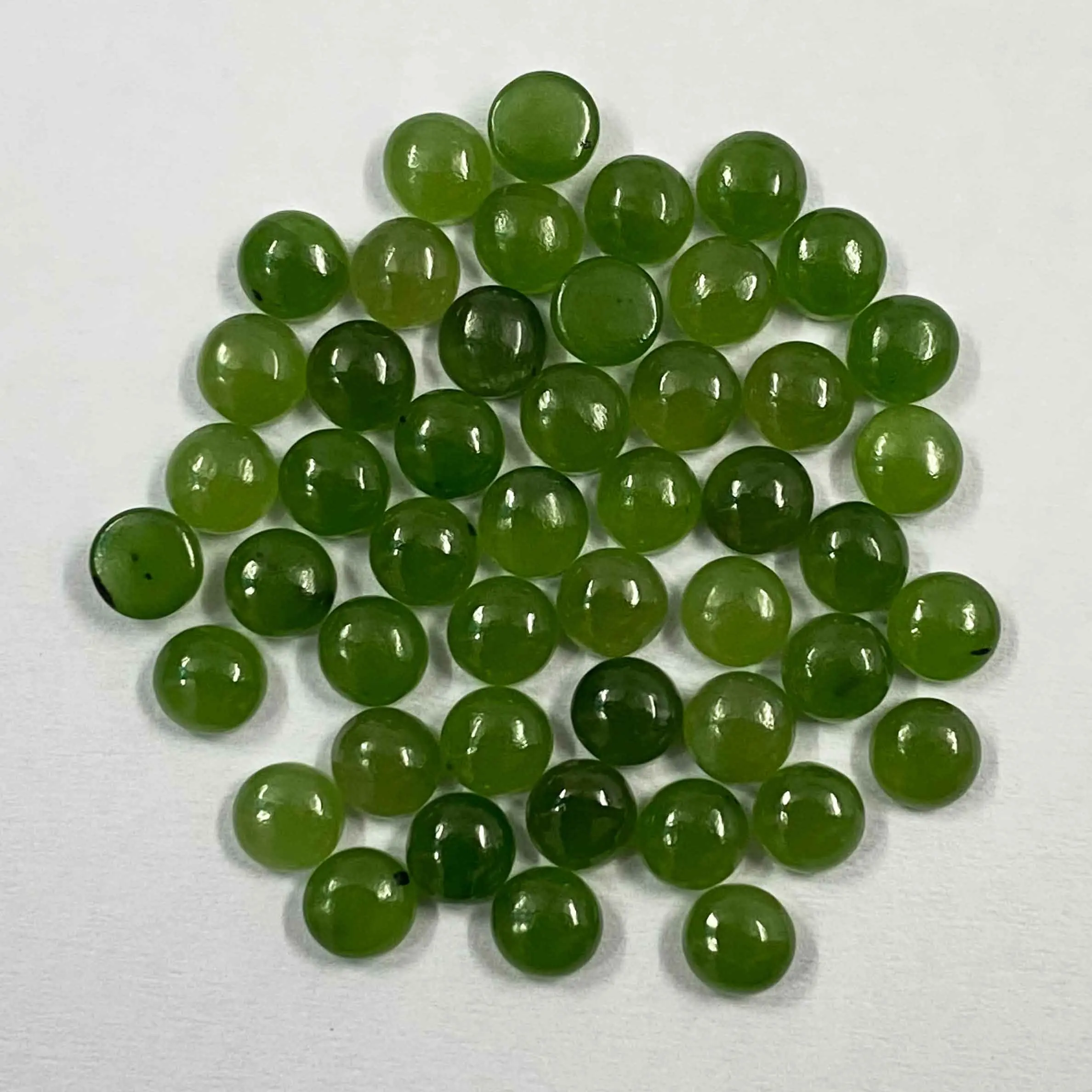 Kualitas Tinggi Buatan Tangan Alami 6Mm Nephrite Jade Bulat Halus Cabochons Batu Permata Longgar dengan Harga Grosir