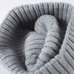 Gorro de lana sin borde con orejeras para mujer, estilo sencillo, para otoño e invierno, para exteriores, cálido y tejido. - Product Image 3