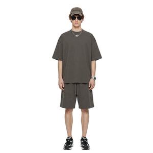 T-shirt homme à manches courtes, col rond, coupe ample, 240 g/m², 74 % coton, 26 % Sorona, idéal pour impression de logo, épaules tombantes, style oversize. - Product Image 3