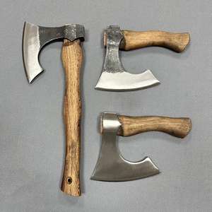 Hacha Vikinga con Mango de Madera Maciza, Hacha para Cortar Leña Hecha a Mano, Hoja Forjada de Acero con Alto Contenido de Carbono, Hacha de Caza para Cortar y Picar - Product Image 1