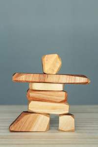 Jeu d'équilibre carré en bois écologique fait main pour enfants, idéal pour les cadeaux de déménagement et d'anniversaire - Product Image 2