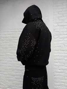 ชุดเซ็ตฮู้ดดี้และกางเกงจ็อกเกอร์ผ้าฝ้ายฟลีซประดับเพชรเทียมสำหรับผู้ชายและผู้หญิง สไตล์สตรีทแวร์ รับผลิตตามแบบ พร้อมปักโลโก้ ขายส่ง OEM - Product Image 5