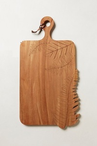 Tabla de Cortar de Madera de Acacia Premium con Diseño de Hoja Grabado con Láser, Duradera, Segura para Alimentos, Elegante y Rústica - Product Image 2