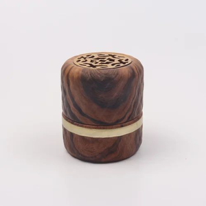 Quemador de Incienso Mubkhar de Madera Ecológico Hecho a Mano por FAIZA CRAFT con Rejilla Metálica Dorada para Bakhoor Árabe - Product Image 6