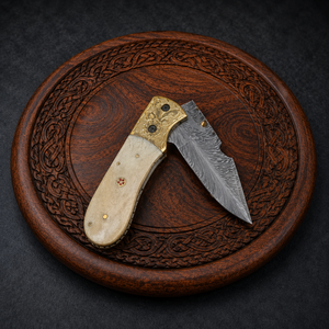 Navaja de bolsillo plegable de acero de Damasco hecha a mano con mango de hueso, funda de cuero, cuchillo EDC para caza y camping, fabricante OEM ODM - Product Image 2