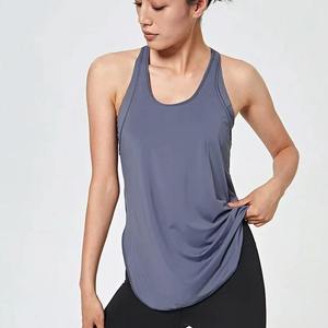 เสื้อกล้ามทรง Racerback สีเทาสำหรับผู้หญิง ผ้าถักเนื้อแน่น ระบายอากาศได้ดี สไตล์สปอร์ต ความยาวปกติ ผลิตจากผ้าสแปนเด็กซ์และโพลีเอสเตอร์ - Product Image 3