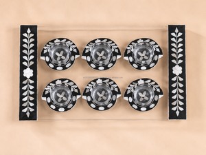 Ensemble de 7 plateaux de service en acrylique et en céramique au design traditionnel avec 6 sous-verres décoratifs |   Ensemble de service de boissons de thé premium pour le Ramadan - Product Image 1