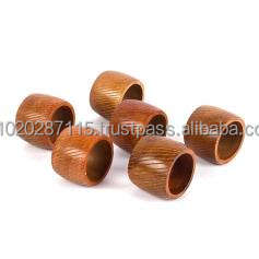 Porte-serviettes en bois artisanal rustique avec des matériaux écologiques, parfait pour une décoration de table durable - Product Image 6